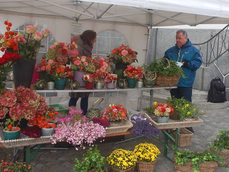 BLOG_Wochenmarkt_Stand-Marché-Fleurs-et-Fritz